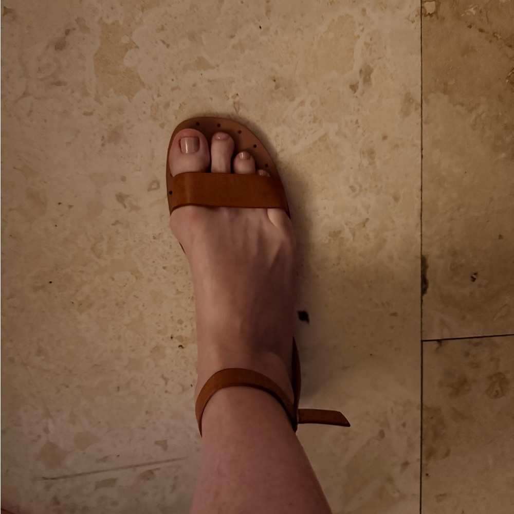 Banana Republic Tan Ankle Strap Sandals